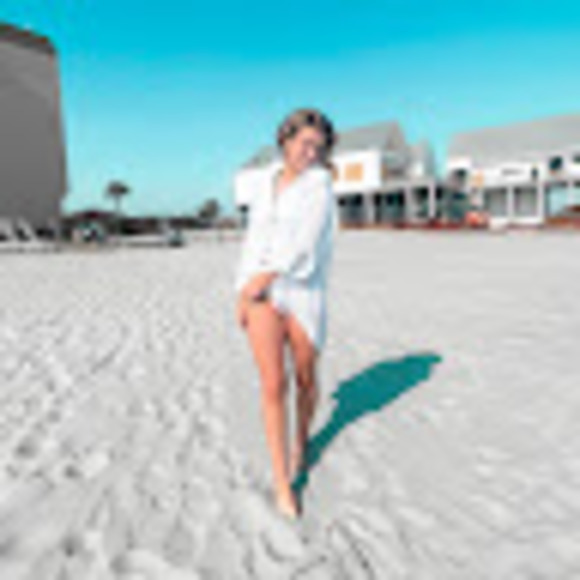 Meet your Posher, Taylor - Picture 1 of 1